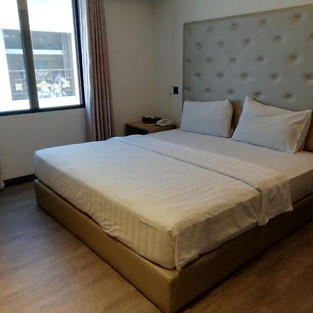 Ease Hotel Kota Kinabalu Esterno foto