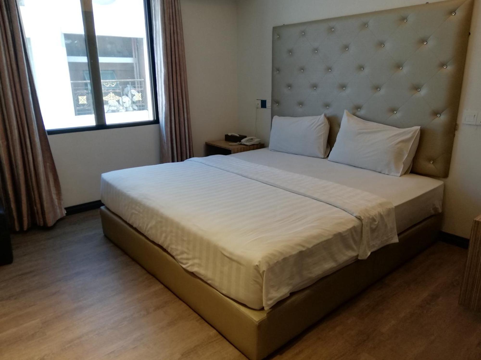 Ease Hotel Kota Kinabalu Esterno foto