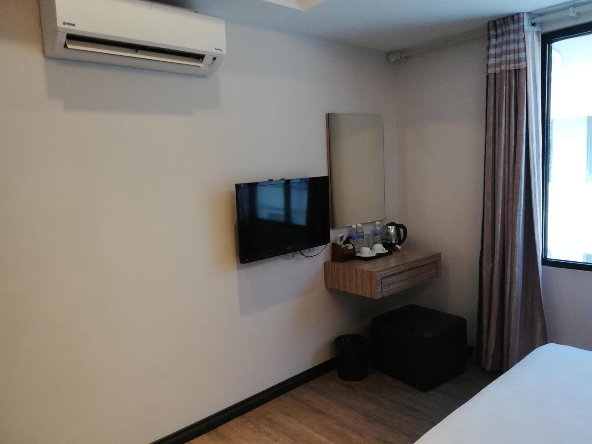 Ease Hotel Kota Kinabalu Esterno foto