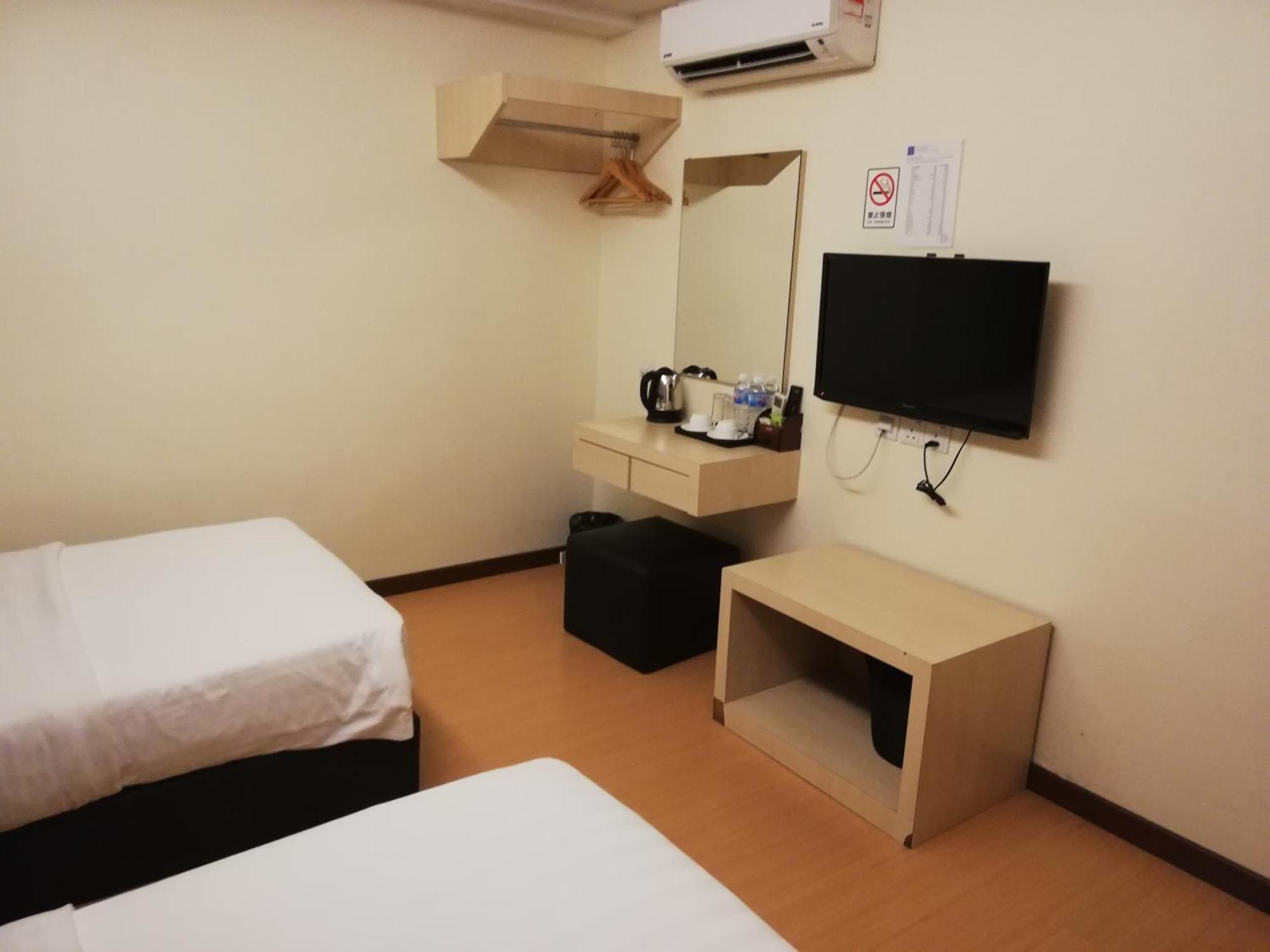 Ease Hotel Kota Kinabalu Esterno foto