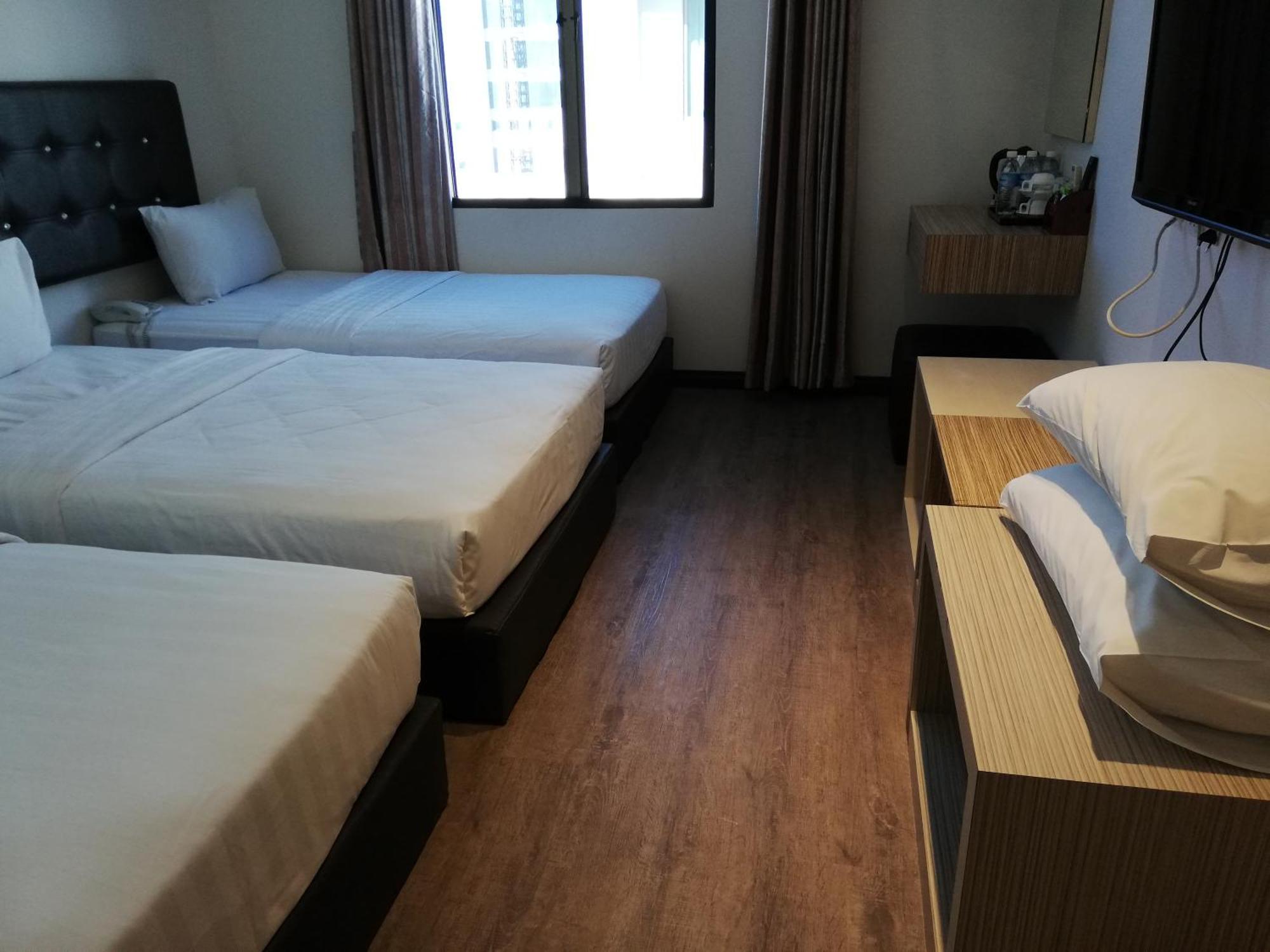 Ease Hotel Kota Kinabalu Esterno foto