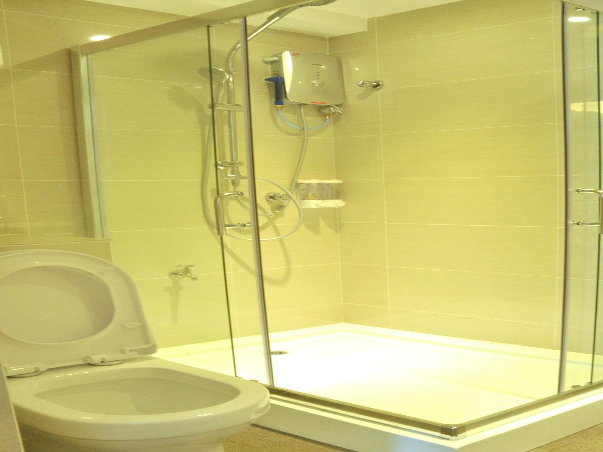 Ease Hotel Kota Kinabalu Esterno foto