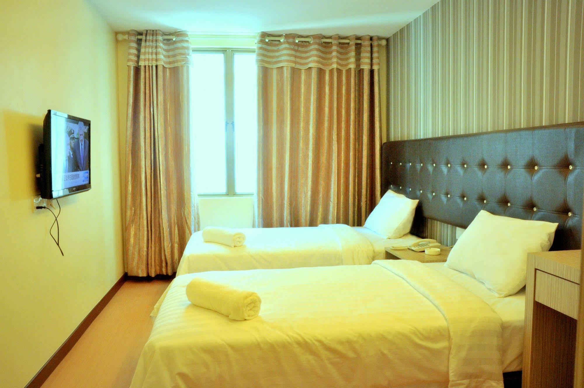 Ease Hotel Kota Kinabalu Esterno foto